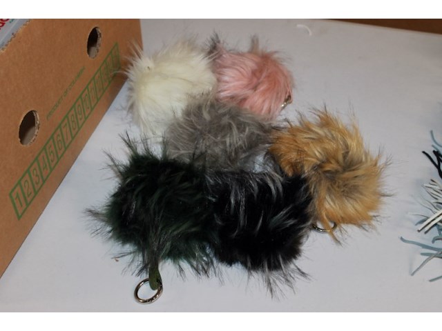 Pluche hanger bol model 6 stuks in ds c - afbeelding 4 van  5