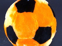 Pluchen oranje bal - afbeelding 2 van  3