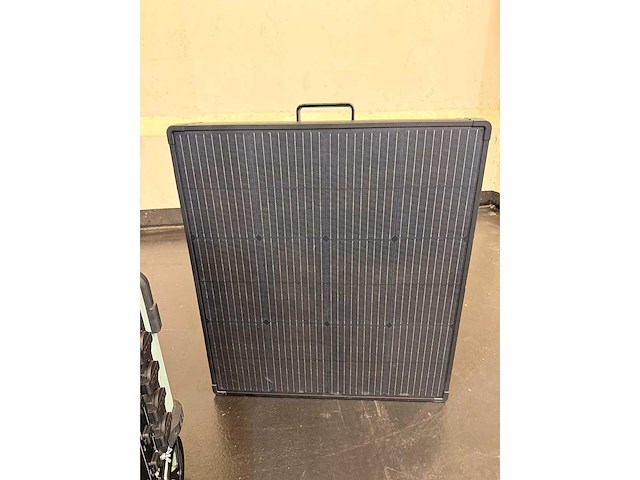 Plug & play powerstation - off-grid - accugenerator met zonnepanelen - 2026 - emissievrije stroomvoorziening - afbeelding 2 van  11