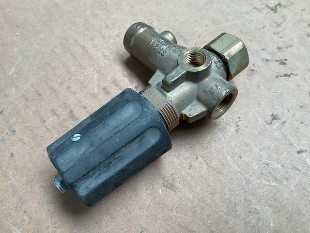 Plumbing fixtures (5x) - afbeelding 1 van  2