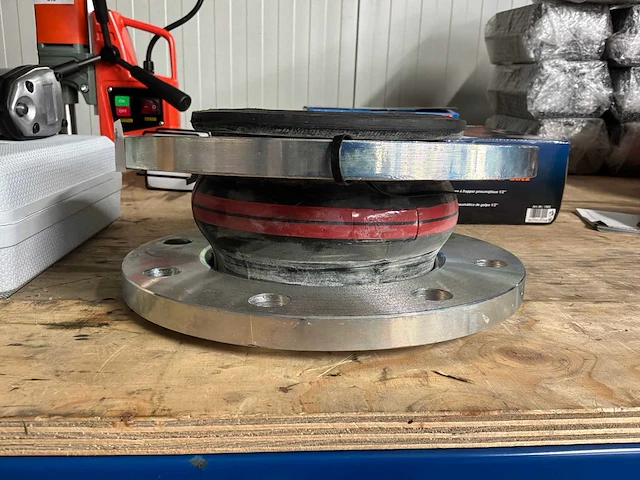 Pn16 / dn150 flenscompensator - afbeelding 1 van  3
