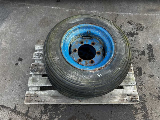 Pneumant – landbouwband 10-15 am met velg 6-gaats (2x) - afbeelding 1 van  1