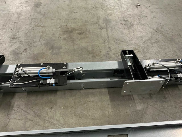 Pneumatisch geleiderunit (2x) - afbeelding 1 van  1
