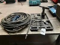 Pneumatisch gereedschap (2x) - afbeelding 1 van  4