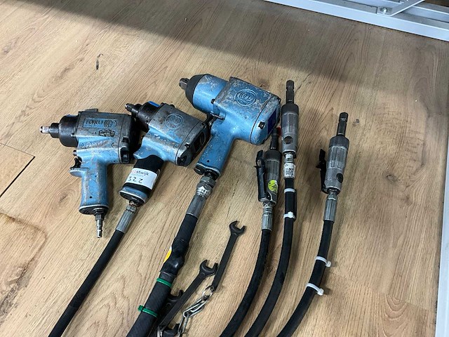 Pneumatisch gereedschap (6x) - afbeelding 1 van  6