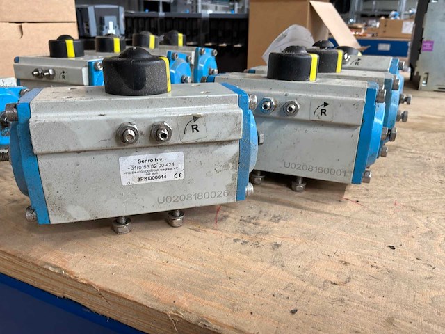 Pneumatische actuator (4x) - afbeelding 1 van  4