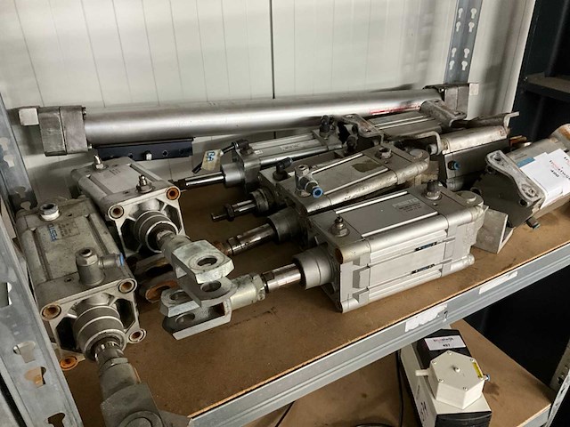 Pneumatische cilinder (10x) - afbeelding 2 van  5