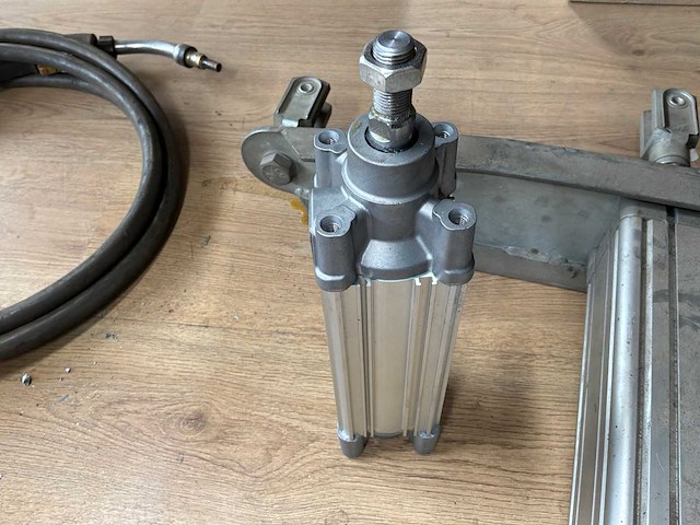 Pneumatische cilinder (2x) - afbeelding 3 van  4