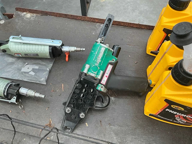 Pneumatische clipmachine (4x) - afbeelding 8 van  11