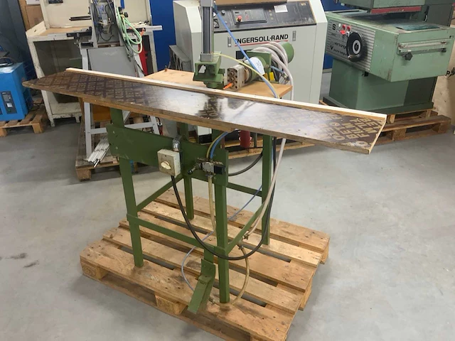 Pneumatische deuvelboormachine - afbeelding 1 van  4