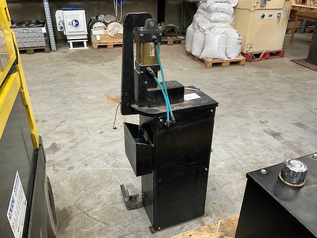 Pneumatische draadknipmachine - afbeelding 2 van  7