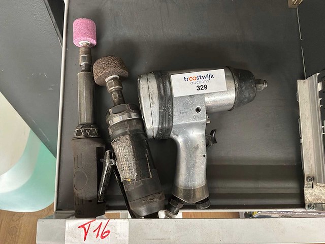 Pneumatische gereedschap (3x) - afbeelding 1 van  2