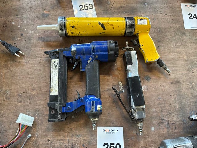 Pneumatische gereedschap (3x) - afbeelding 1 van  13