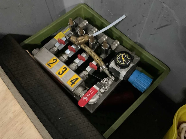 Pneumatische hefkussens inclusief toebehoren - afbeelding 1 van  1