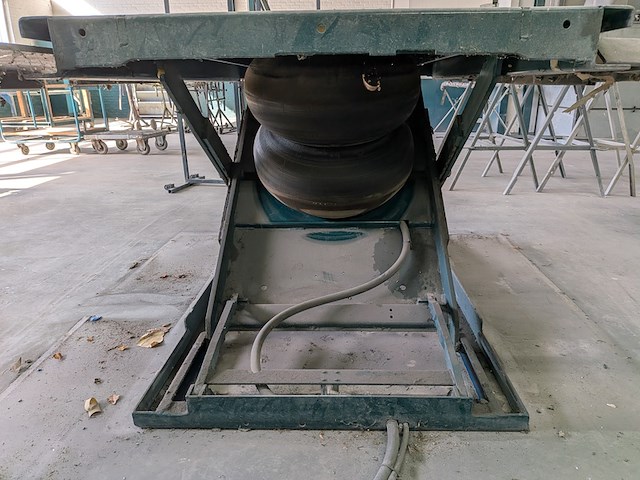 Pneumatische heftafel, max 2800 kilo - afbeelding 7 van  12