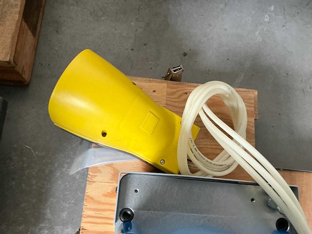 Pneumatische pers (3x) - afbeelding 13 van  15