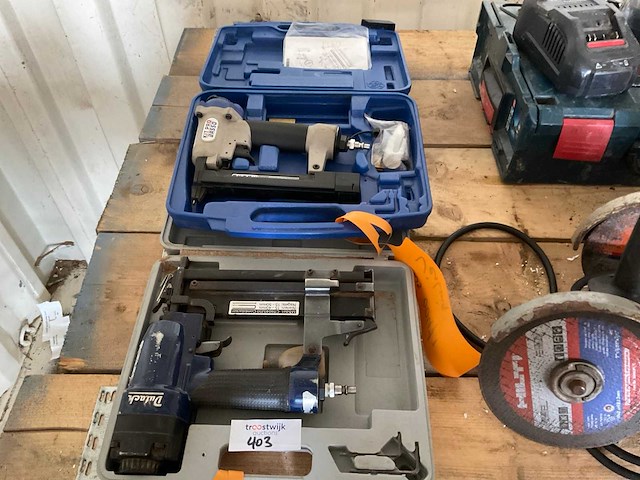 Pneumatische tacker (2x) - afbeelding 1 van  3