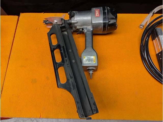 Pneumatische tacker met schuin magazijn senco - afbeelding 5 van  9