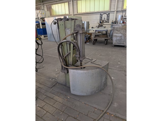 Pneumatische uithoekmachine kien - afbeelding 3 van  6