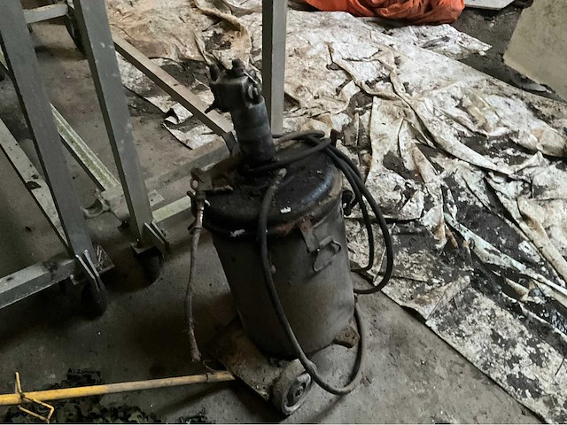 Pneumatische vetspuit - afbeelding 2 van  2