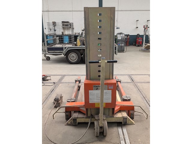 Pneumatische zijlader hefbrug, 2 ton celette, eco 2000, bouwjaar 1993 - afbeelding 7 van  10