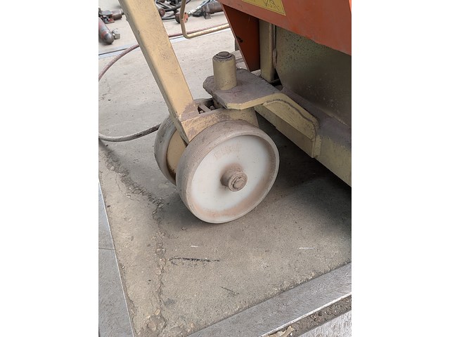 Pneumatische zijlader hefbrug, 2 ton celette, eco 2000, bouwjaar 1993 - afbeelding 8 van  10