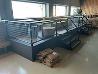 Podium - verhoogd zitplaatsen restaurant - afbeelding 1 van  6