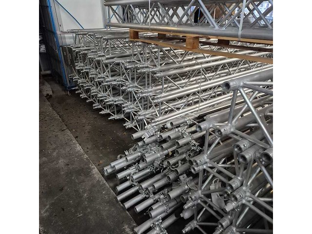Podiumbouwmaterieel - afbeelding 4 van  21