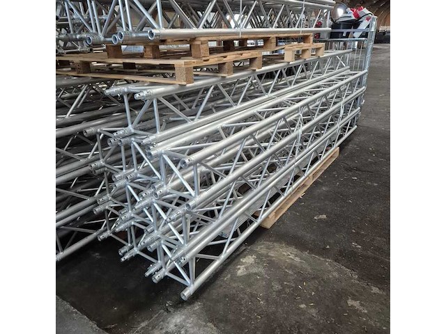 Podiumbouwmaterieel - afbeelding 7 van  21
