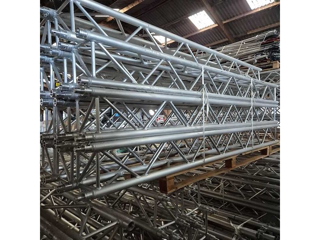 Podiumbouwmaterieel - afbeelding 10 van  21