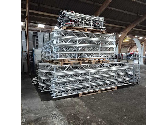 Podiumbouwmaterieel - afbeelding 12 van  21