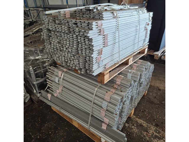 Podiumbouwmaterieel - afbeelding 15 van  21