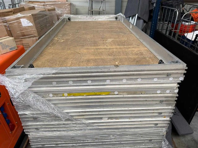 Podiumdeel met poten (17x) - afbeelding 3 van  7