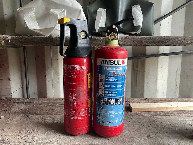 Poeder 2 kg brandblusser (2x) - afbeelding 1 van  4