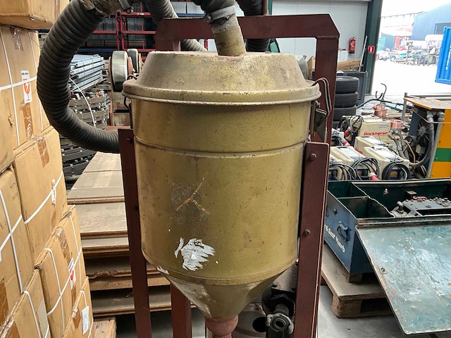 Poeder recycling unit op hijsjuk - afbeelding 6 van  6