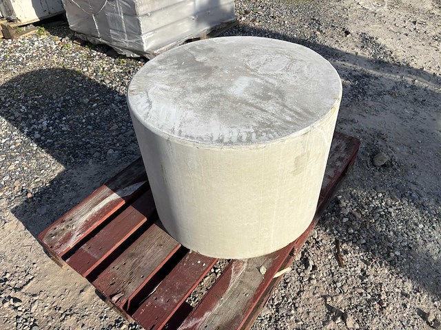 Poef beton - grijs - rond - 65 x 50 cm - afbeelding 1 van  3