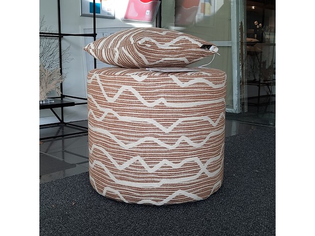 Poef en kussen raw interiors - afbeelding 1 van  7