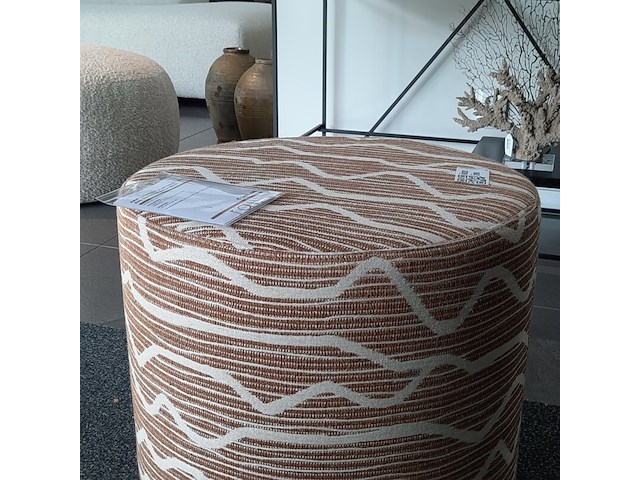 Poef en kussen raw interiors - afbeelding 3 van  7