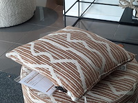 Poef en kussen raw interiors - afbeelding 6 van  7