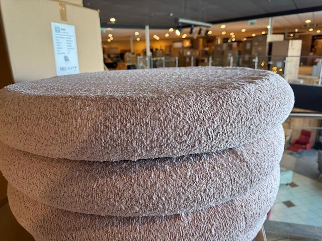 Poef home bound by ky, feline, roze - afbeelding 3 van  3