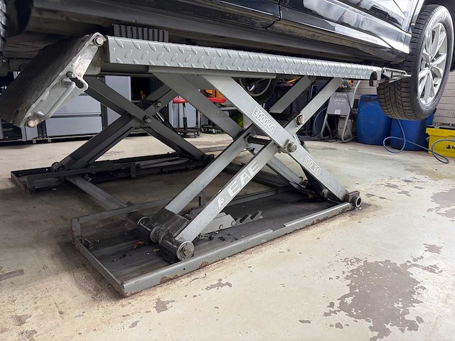 Poetsbrug 230v - schaarlift 3000kg - hefbrug - afbeelding 3 van  10