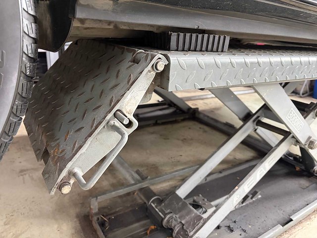 Poetsbrug 230v - schaarlift 3000kg - hefbrug - afbeelding 5 van  10