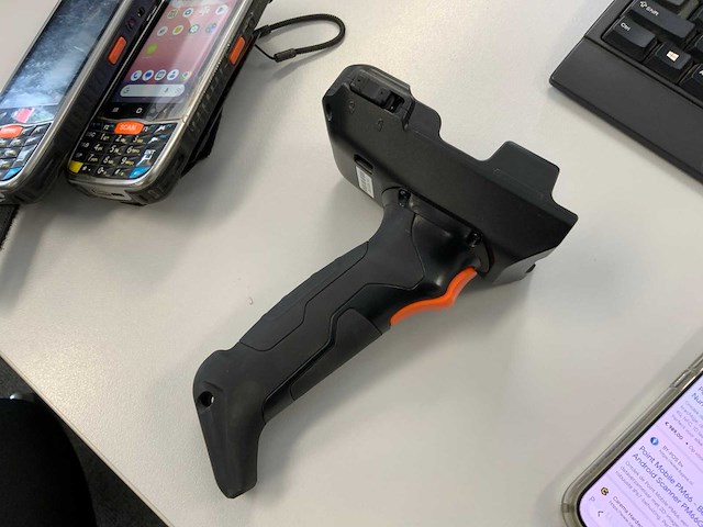 Point mobile pm66 scanner met oplader en handheld (2x) - afbeelding 7 van  7