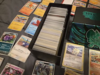 Pokémon collectie met 3 insteekmappen, opbergdoos en losse kaarten (incl. vintage, rares en veel holo kaarten) - afbeelding 5 van  54
