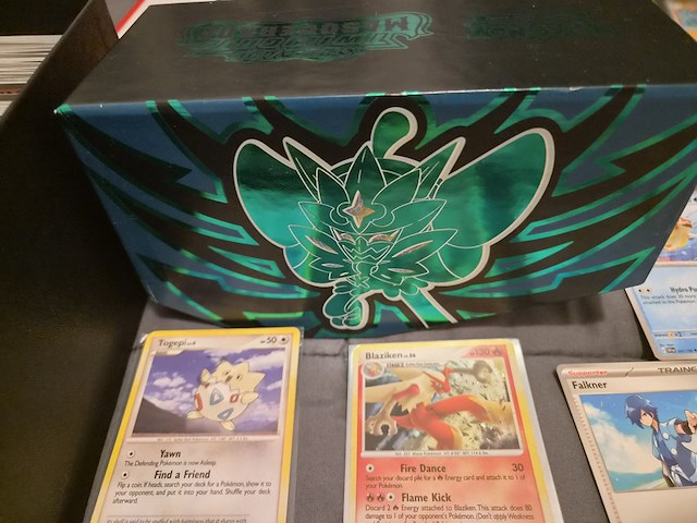 Pokémon collectie met 3 insteekmappen, opbergdoos en losse kaarten (incl. vintage, rares en veel holo kaarten) - afbeelding 6 van  54