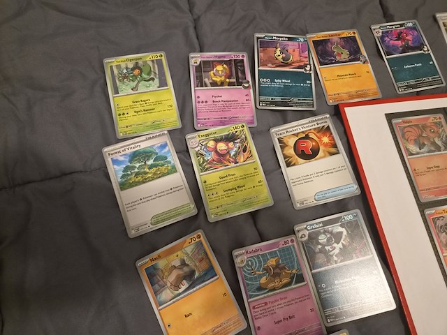 Pokémon collectie met 3 insteekmappen, opbergdoos en losse kaarten (incl. vintage, rares en veel holo kaarten) - afbeelding 8 van  54