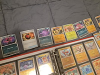 Pokémon collectie met 3 insteekmappen, opbergdoos en losse kaarten (incl. vintage, rares en veel holo kaarten) - afbeelding 9 van  54