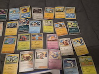 Pokémon collectie met 3 insteekmappen, opbergdoos en losse kaarten (incl. vintage, rares en veel holo kaarten) - afbeelding 11 van  54