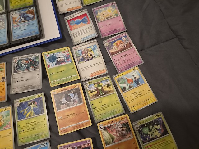 Pokémon collectie met 3 insteekmappen, opbergdoos en losse kaarten (incl. vintage, rares en veel holo kaarten) - afbeelding 14 van  54