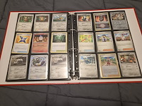 Pokémon collectie met 3 insteekmappen, opbergdoos en losse kaarten (incl. vintage, rares en veel holo kaarten) - afbeelding 24 van  54